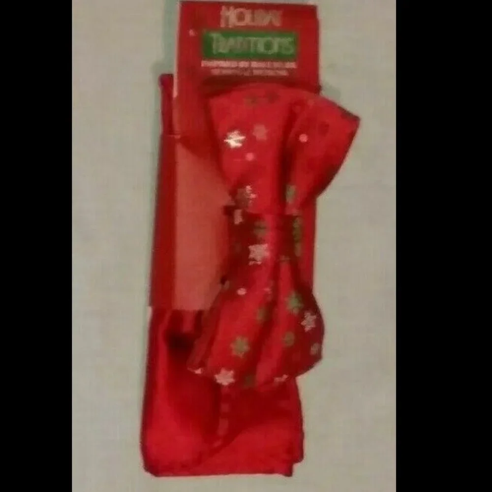 Christmas snowbowtie & red pocket square set Hallmark holiday